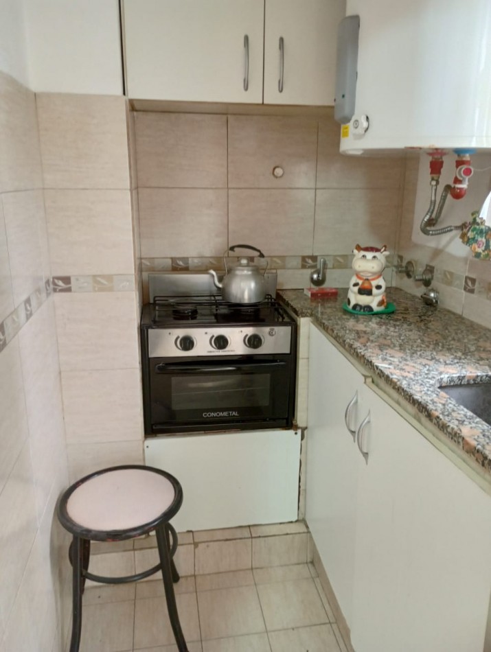 1 ambiente a la calle con balcon AMOBLADO