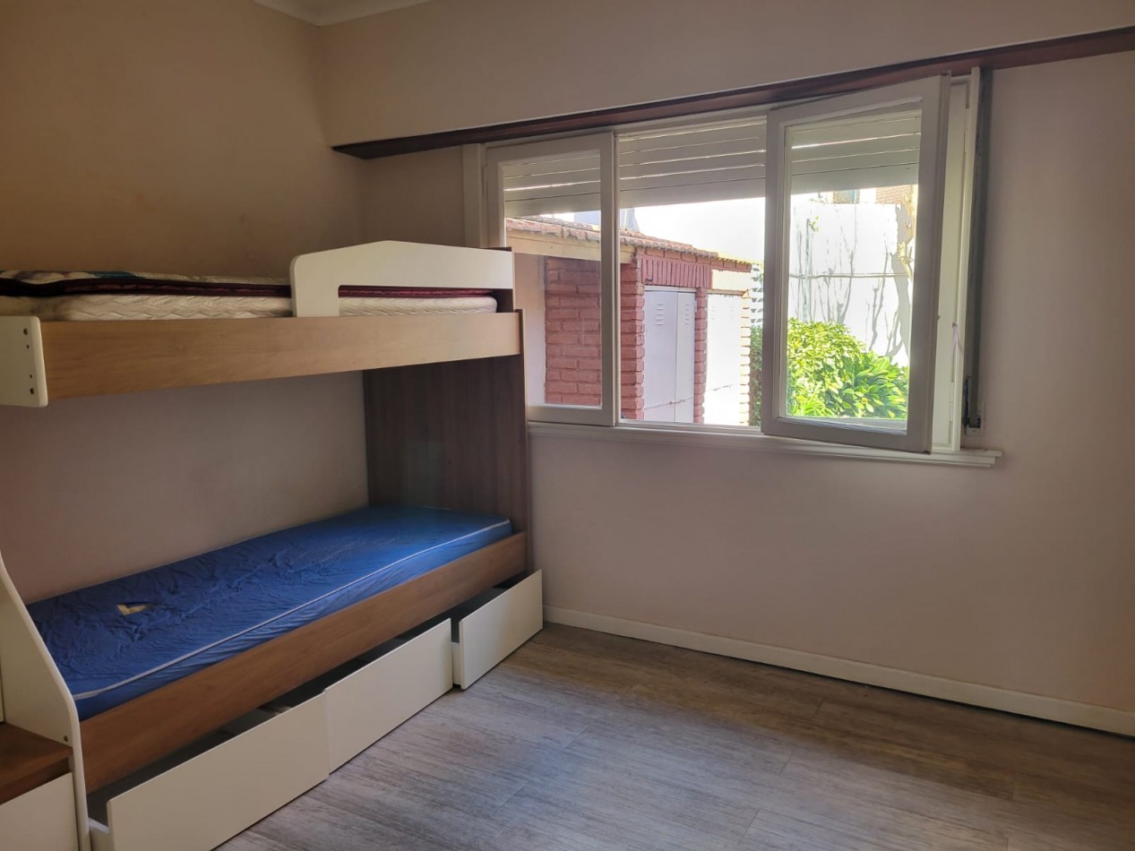 CHALET 3 AMBIENTES CON PARQUE