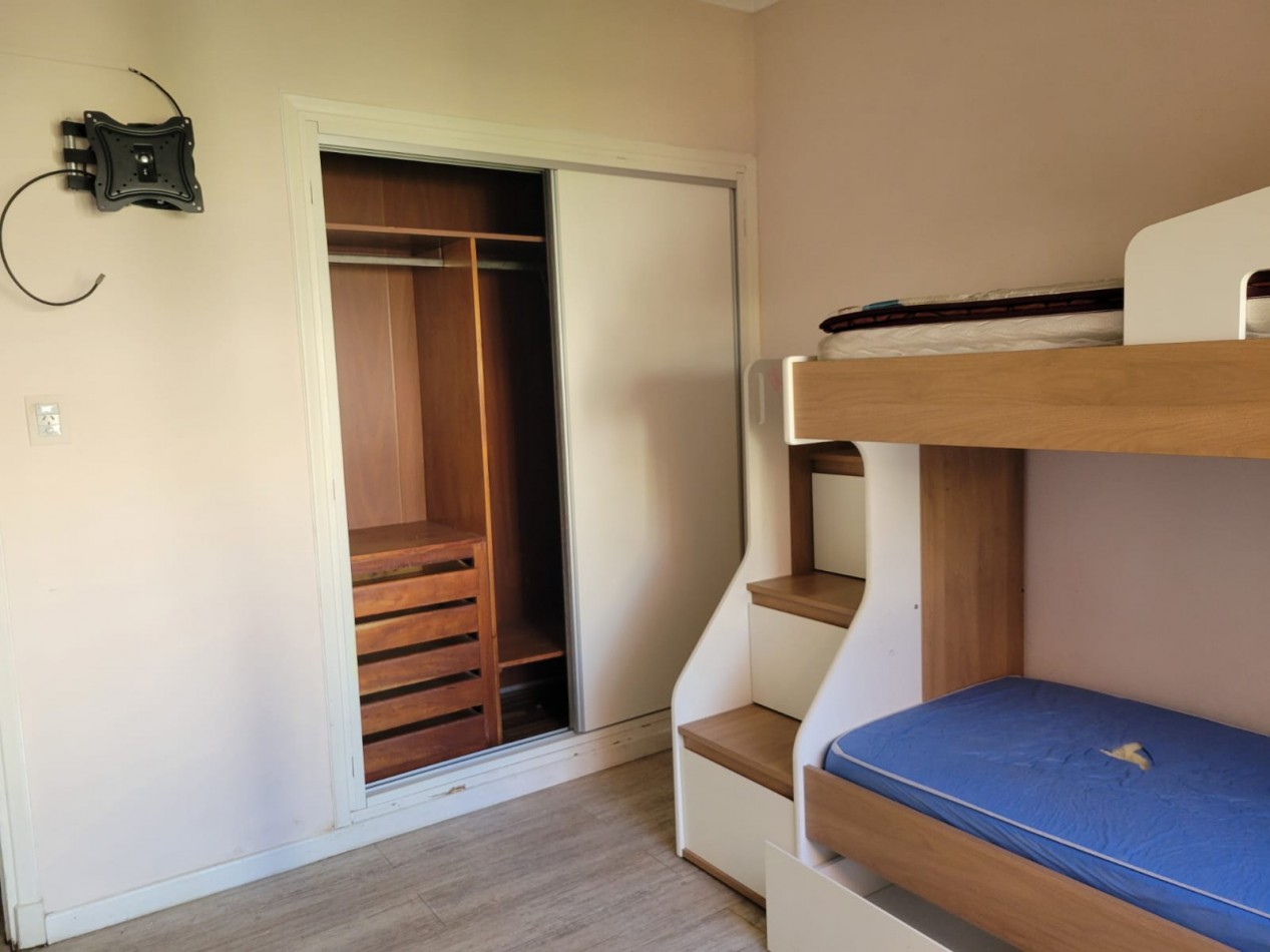 CHALET 3 AMBIENTES CON PARQUE
