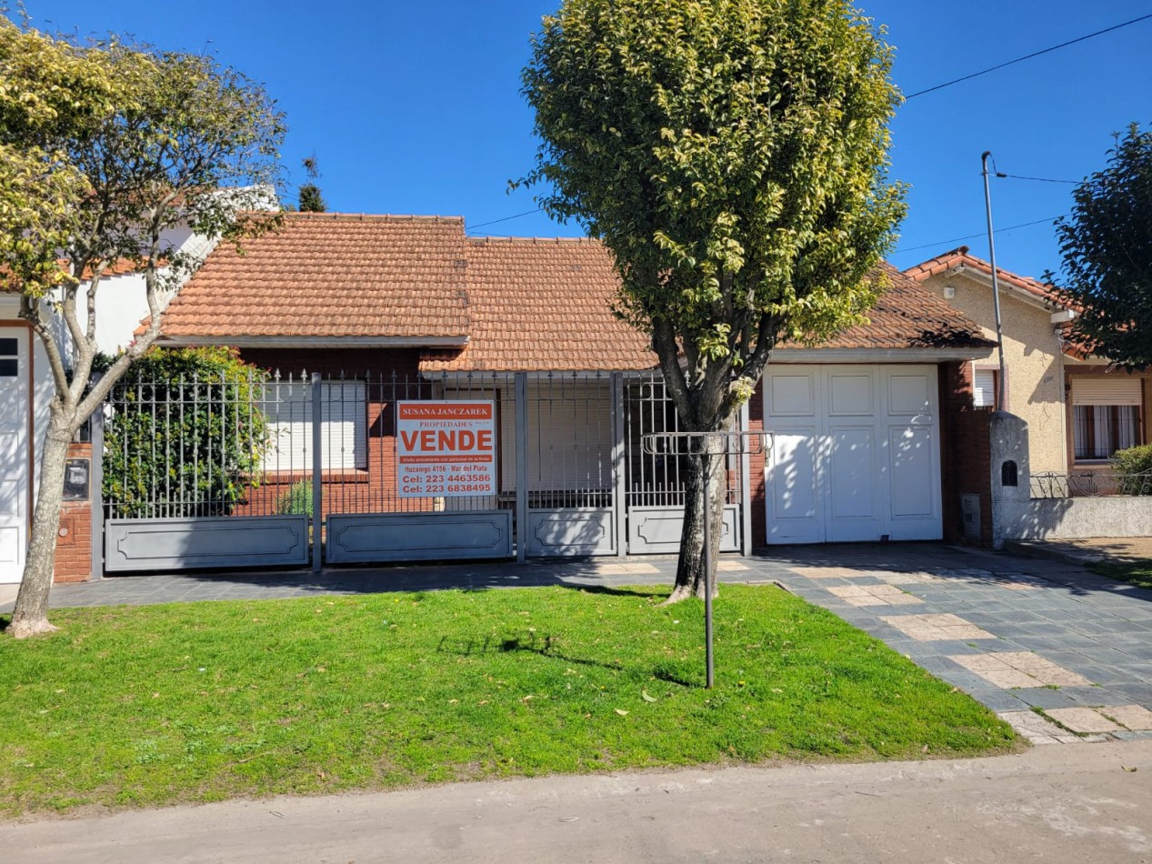 CHALET 3 AMBIENTES CON PARQUE
